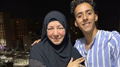 الفتاة التي ظهرت مع 