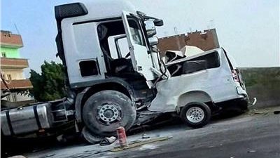 بعد غيابه عن الدفنة.. حوار مؤثر بين والدة ضحية حادث اقليمى المنوفية والمحافظ.. يا وجـ ع القلب!