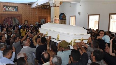 «وداع الأب الطيب».. صلاة تجنيز القمص توما عشم شيخ كهنة بني سويف وسط مشاعر الحزن والرجاء – 59 عامًا من الكهنوت والمحبة