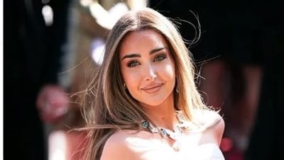 وصلت للعالمية.. هنا الزاهد تنشر صورها مع نجم كبير من نجوم السينما الإسبانية الذي أبهر العالم بوسامته