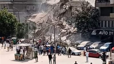 فاجعة سكنية جديدة تهز القاهرة ..شاهد انهيار عقارين بالكامل في حدائق القبة ومطالب بفتح ملف العقارات الآيلة للسقوط بعد الدفع بسيارات الإنقاذ والإسعاف هل يوجد وفيات؟