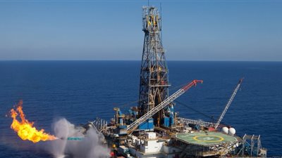 وزارة الصحة تعلن حالة الطوارئ وتحرك عاجل من البترول إعلان طوارئ في البحر الأحمر بعد انقلاب بارج بحري يهز خليج السويس كم عدد حصيلة الوفيات والمفقودين؟