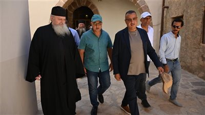 تنفيذا لتوجيهات الرئيس عبد الفتاح السيسي بشأن دير سانت كاترين محافظ جنوب سيناء يتحرك بشكل عاجل وسريع