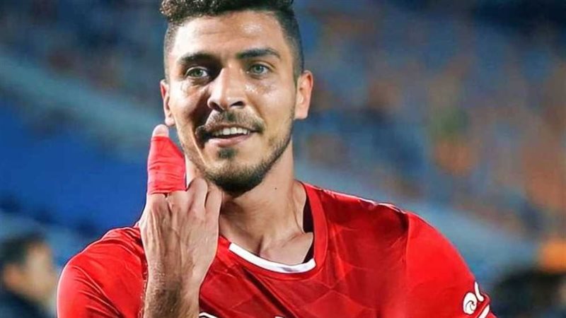 محمد شريف يعود إلى