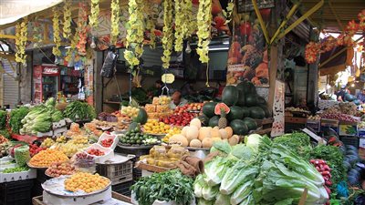 الثوم ب٦٠ والبصل ب٦ جنية....أسعار الخضروات والفاكهة اليوم الاحد 13/يوليو/2025 بسوق العبور