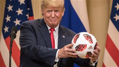 ترامب يفاجئ الجميع بأختيار أفضل لاعب كرة قدم في التاريخ من هو ولماذا لم يختَر ميسي أو رونالدو رغم إنجازاتهما العالمية؟