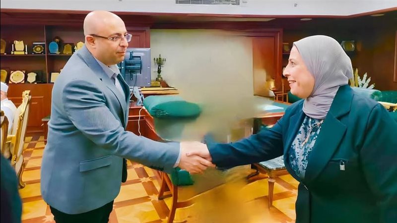 هدى ظريف العمدة مع