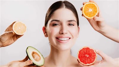 10 أطعمة تساعدك على الشباب الدائم وإبطاء الشيخوخة وتعيد إنتاج الكولاجين تناولها باستمرار