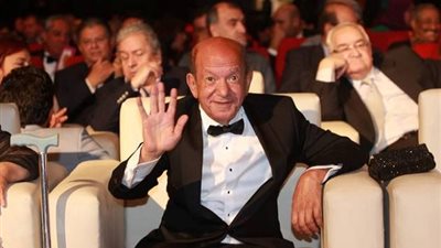 إلغاء عزاء الفنان الكبير لطفي لبيب بعد جنازة مهيبه بكنيسة مار مرقس حضرها نجوم الفن وحضور جماهيري غير مسبوق