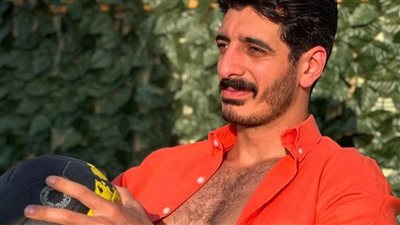 محمد شاكر ينفي شائعة القبض عليه بظهور مباشر عبر لايف على تيك توك