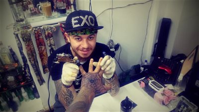 إخلاء سبيل رسام الوشم المعروف بـ