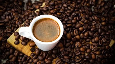 ارتفاع أسعار البن عالميًا 5.2% بعد رسوم الاستيراد الأمريكية وتأثيره المتوقع على السوق المصري