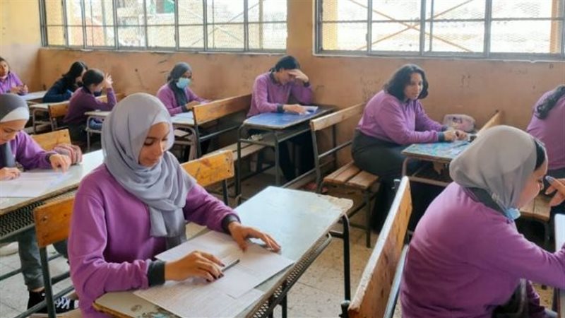 مدارس المتفوقين 2025