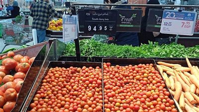أسعار الخضروات والفواكه اليوم الخميس 14/أغسطس/2025 بسوق العبور:النهاردة الكيوى وصل لـ255 جنيه والبطاطس بـ10