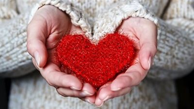 أبراج تملك قلبًا كبيرًا وتتفوق في الاحتواء والدعم العاطفي