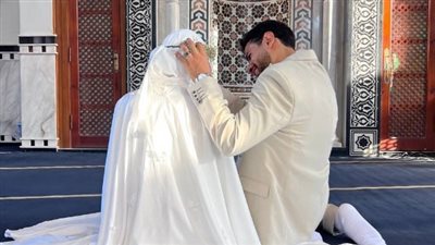 فوتو سيشن داخل المسجد يقلب مواقع التواصل والأوقاف تتدخل بشكل رسمي