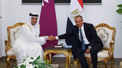 رئيس وزراء قطر يعلن استثمارات بـ7.5 مليار دولار في مصر لتعزيز التعاون بين البلدين