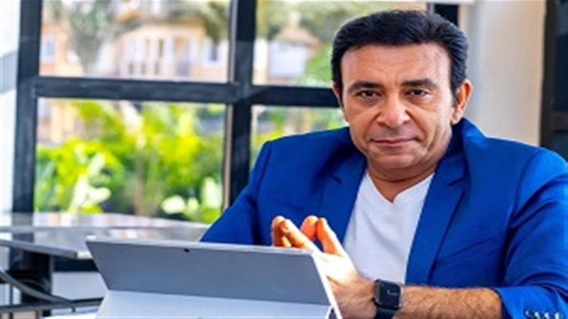الإعلامي عاطف كامل