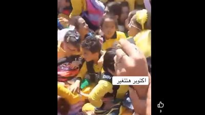 تدافع طلبة مدرسة طلعت حرب في إدارة 6 أكتوبر وسط الصراخ وسقوط التلاميذ