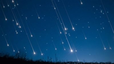 ظاهرة فلكية تحدث في سماء مصر غدا الأربعاء 8 أكتوبر 2025 وظهور شهب التنينيات