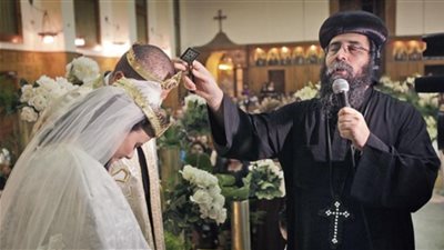 أسعار إكليل الزواج تتخطى 20 ألف جنيه ومنشورات تكشف سر الجدل ومصدر كنسي يوضح