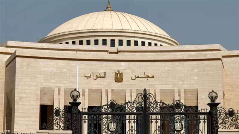 المرشحون بانتخابات