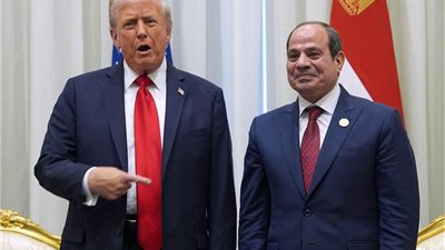 صورة مصافحة الرئيس السيسي وترامب في شرم الشيخ تحصد ملايين المشاهدات نشطاء يعلقون ذكاء سياسي