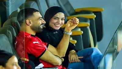 شنطة زوجة محمد صلاح تتخطى الـ5 مليون جنيه وساعته تعدى الـ٣ ملايين ويثيرون الجدل خلال ظهورهم الأخير