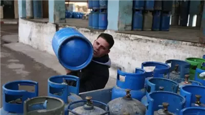 سعر أنبوبة البوتاجاز اليوم الجمعة 17 أكتوبر 2025.. وتعريفة المواصلات والتاكسي