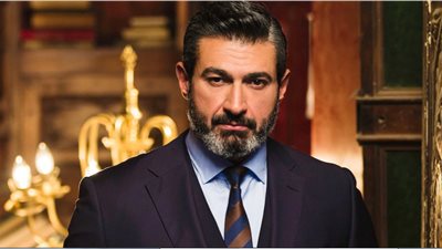 مكالمة هاتفية  تضع  ياسر جلال في موقف محرج داخل مجلس الشيوخ علي طريقة عادل إمام