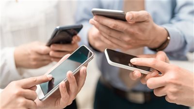 شركات الاتصالات تدرس تأثير زيادة أسعار السولار وتطلب اجتماعًا مع تنظيم الاتصالات