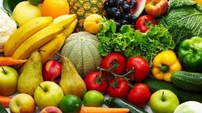 بعد ارتفاع سعر الطماطم : أسعار الخضراوات والفاكهة اليوم الاثنين في سوق العبور اليوم