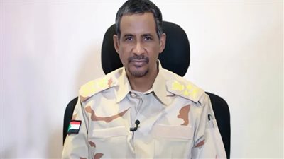 حميدتي يحدث جدلا بعد تهديده بقصف دولة مجاورة ونشطاء: يلمح لمصر ولا يجرؤ على مواجهتها