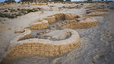 وزارة الاثار تعلن اكتشاف قلعة أثرية عسكرية ضخمة بشمال سيناء 