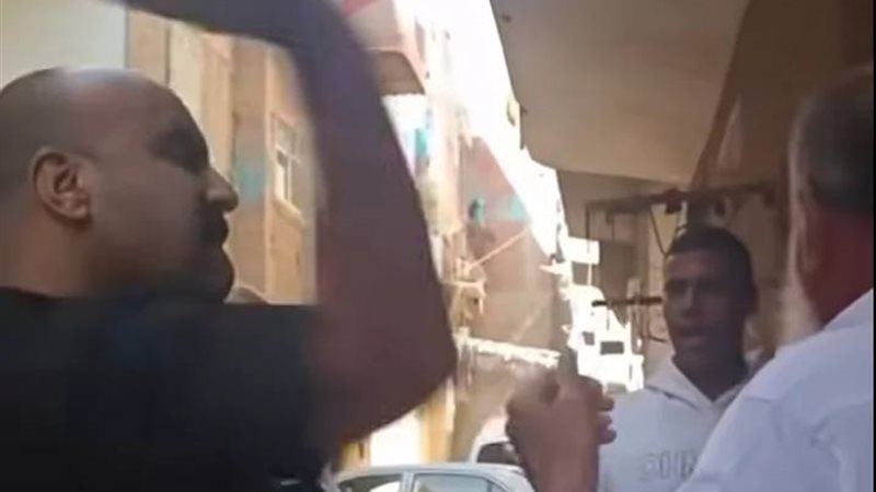 صفع مسن السويس