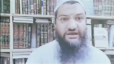 فيديو لـ داعية يحرض على تحطيم الأثار في المتحف المصري  