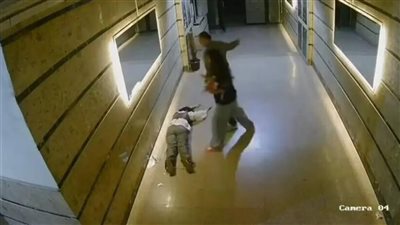 الصلح بين فتاة جسر السويس وبين والدها بعد الاعتداء عليها 