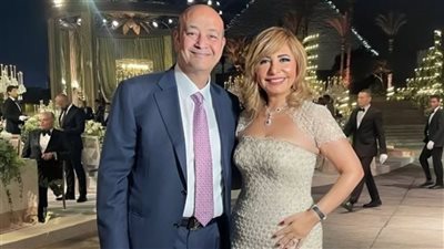 حقيقة انفصال عمرو أديب ولميس الحديدي بعد ظهوره بدون دبلة  .. مصدر ينفي بالفيديو