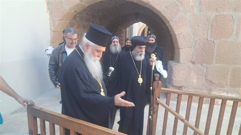 الأنبا أبوللو يزور