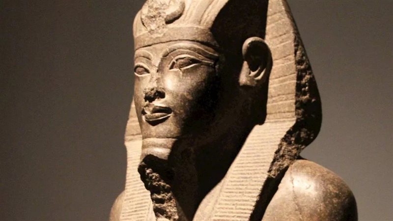  الأنوف المكسورة