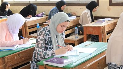 حرمان طلاب المتفوقين من الامتحانات 