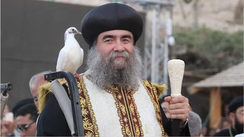 شهر كيهك يحمل للكنيسة