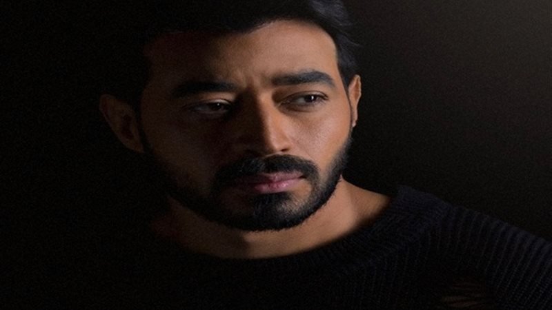 تحطم سيارة الفنان