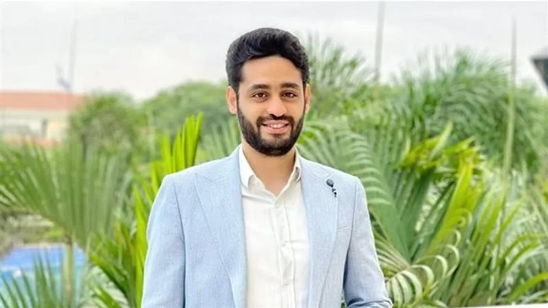 أشرف زكي يتقدم ببلاغ