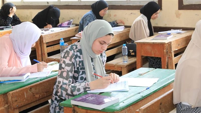 حرمان طلاب المتفوقين