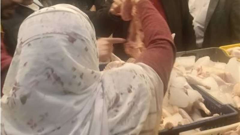 غلق محل دواجن