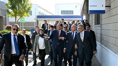 رئيس الوزراء يفتتح مصنع ليوني الجديد لدعم السيارات  