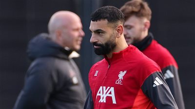 ليفربول يحسم موقفه من بيع محمد صلاح في انتقالات يناير المقبلة