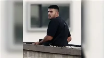 أحد المنفذين  