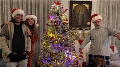 صور احتفال شريف منير بالكريسماس